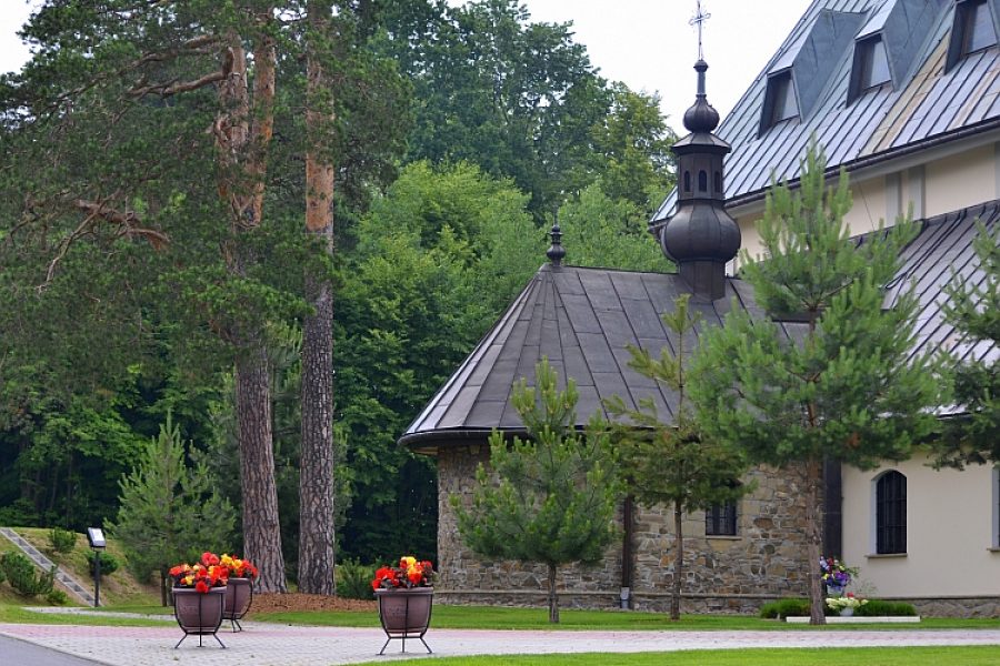 Sadzenie sosen na Strzygańcu, Strzyganiec, Kościół Podwyższenia Krzyża Świętego na Strzygańcu