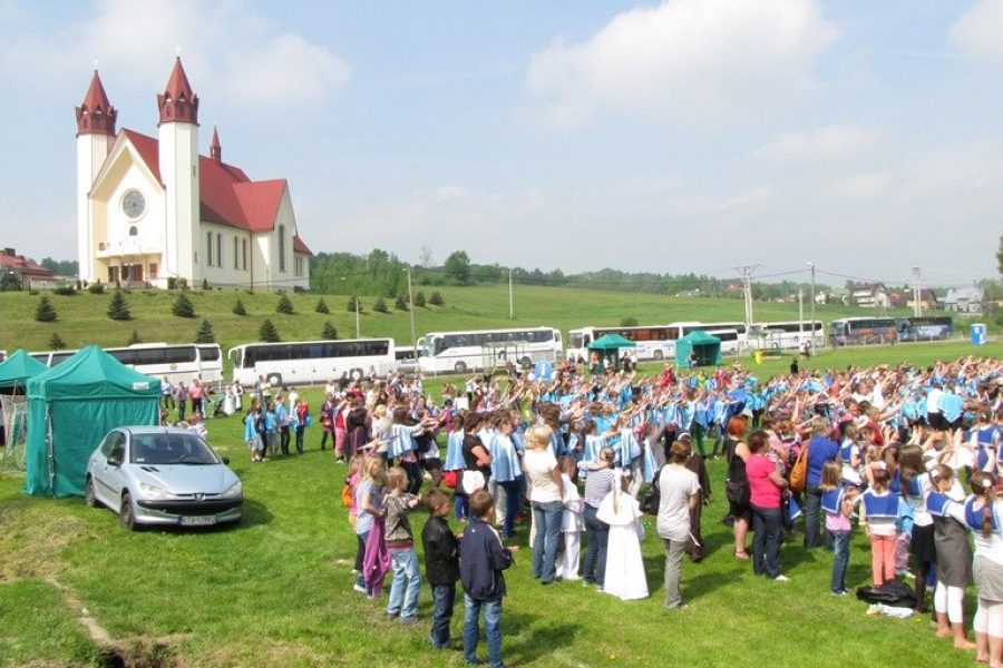 Pielgrzymka DSM Strzyganiec - Czermna, Kościół Podwyższenia Krzyża Świętego na Strzygańcu